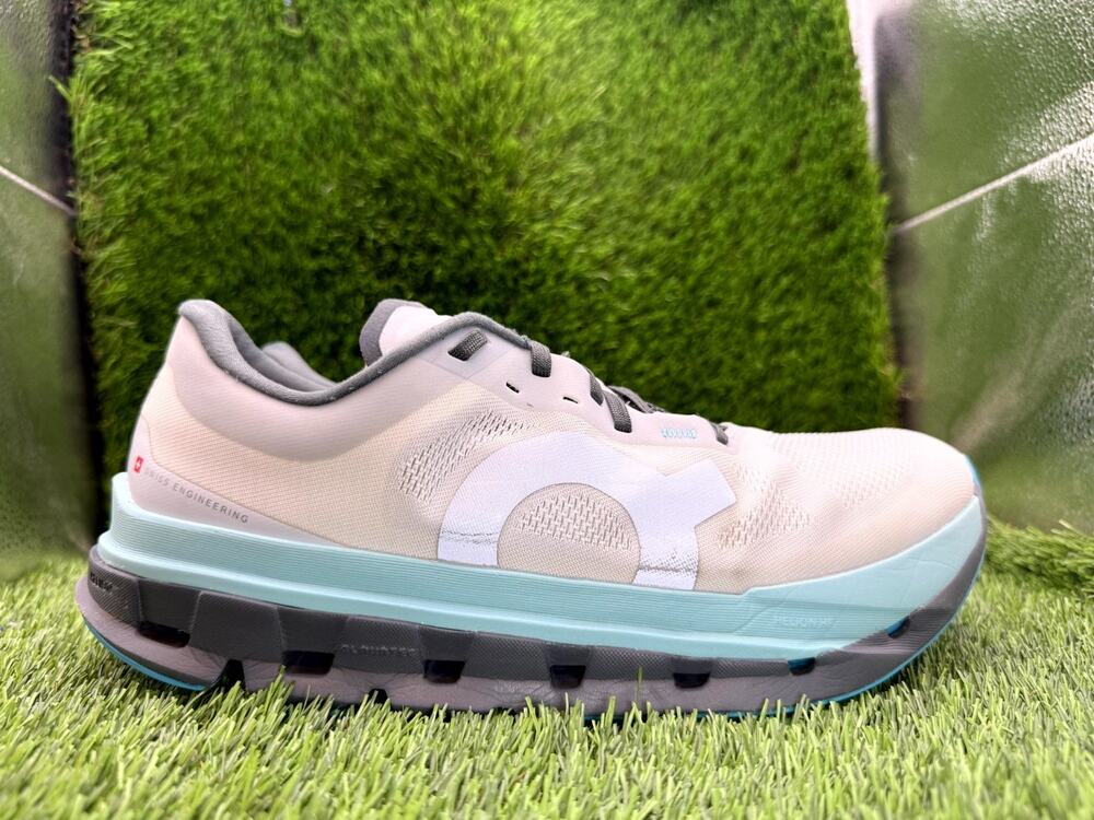 On Running Cloudflow 5 3WF10093306 Athletic Sneaker Women's 10 White Mesh Sports